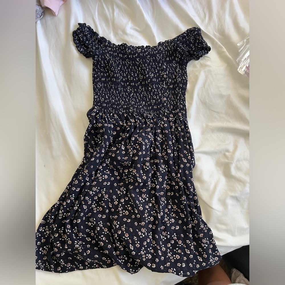 BRANDY MELVILLE OS SMOCKED SUN DRESS